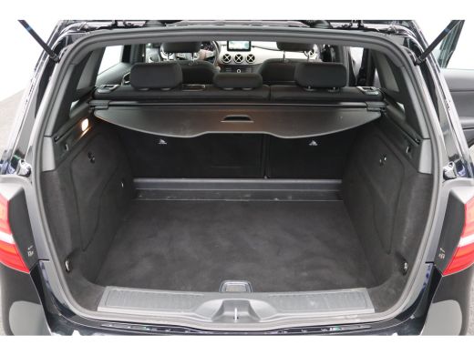 Mercedes-Benz B-Klasse 180 Ambition Automaat | Achterbank in delen neerklapbaar | Airco | Bagagedek ActivLease financial lease