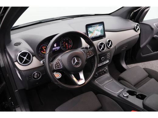 Mercedes-Benz B-Klasse 180 Ambition Automaat | Achterbank in delen neerklapbaar | Airco | Bagagedek ActivLease financial lease