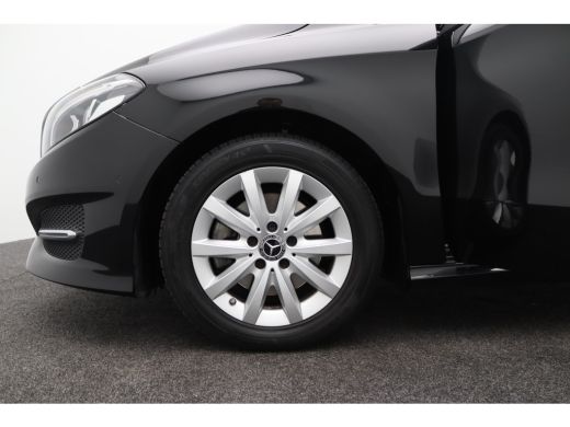 Mercedes-Benz B-Klasse 180 Ambition Automaat | Achterbank in delen neerklapbaar | Airco | Bagagedek ActivLease financial lease