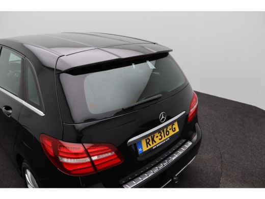 Mercedes-Benz B-Klasse 180 Ambition Automaat | Achterbank in delen neerklapbaar | Airco | Bagagedek ActivLease financial lease