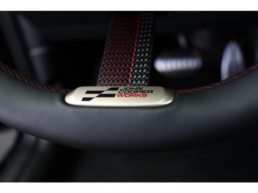 Mini 3-Deurs John Cooper Works Automaat / Pakket XL / 18" JCW Lap Spoke 2-tone ActivLease financial lease