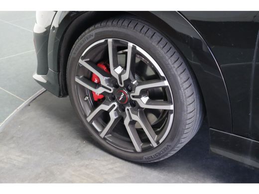 Mini 3-Deurs John Cooper Works Automaat / Pakket XL / 18" JCW Lap Spoke 2-tone ActivLease financial lease
