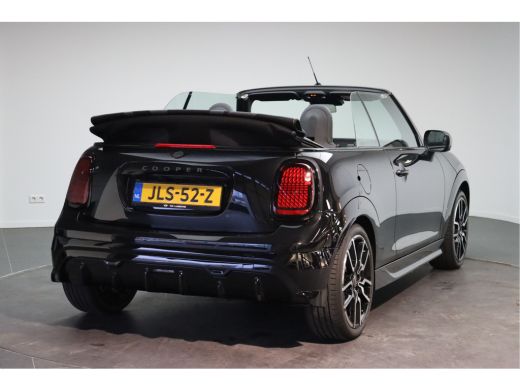 Mini Cooper Cabrio Cooper C John Cooper Works Automaat / Pakket XL / 18" JCW Lap Spoke 2-tone ActivLease financial lease