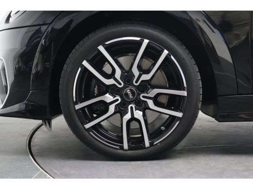 Mini Cooper Cabrio Cooper C John Cooper Works Automaat / Pakket XL / 18" JCW Lap Spoke 2-tone ActivLease financial lease