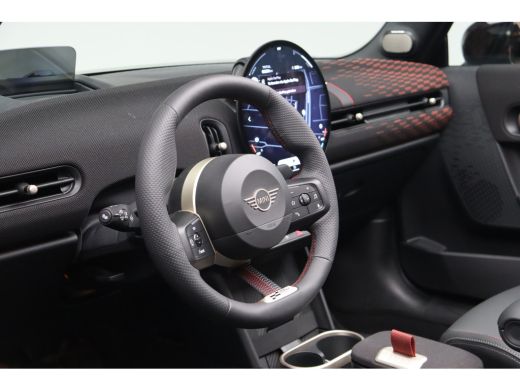 Mini Cooper Cabrio Cooper C John Cooper Works Automaat / Pakket XL / 18" JCW Lap Spoke 2-tone ActivLease financial lease
