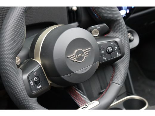 Mini Cooper Cabrio Cooper C John Cooper Works Automaat / Pakket XL / 18" JCW Lap Spoke 2-tone ActivLease financial lease