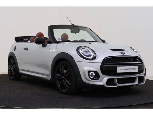 Mini Cooper S Cabrio Cooper S John Cooper Works Automaat / Achteruitrijcamera / Comfort Access / LED / Comfortstoelen ... ActivLease financial lease