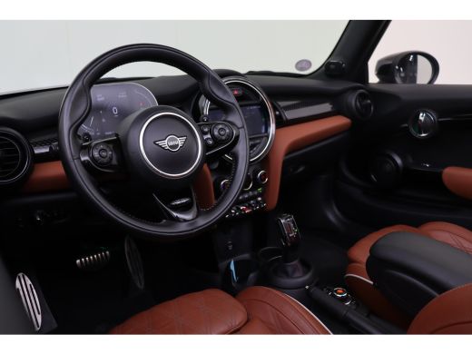 Mini Cooper S Cabrio Cooper S John Cooper Works Automaat / Achteruitrijcamera / Comfort Access / LED / Comfortstoelen ... ActivLease financial lease