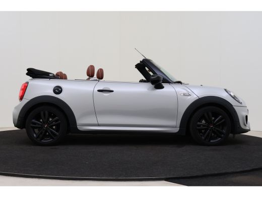 Mini Cooper S Cabrio Cooper S John Cooper Works Automaat / Achteruitrijcamera / Comfort Access / LED / Comfortstoelen ... ActivLease financial lease