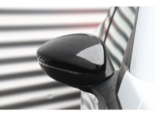 Peugeot 2008 1.2 PURETECH 130PK ALLURE PACK AUTOMAAT / NAVI / LEDER / CLIMA / LED / PDC / 17" LMV / CAMERA / W... ActivLease financial lease