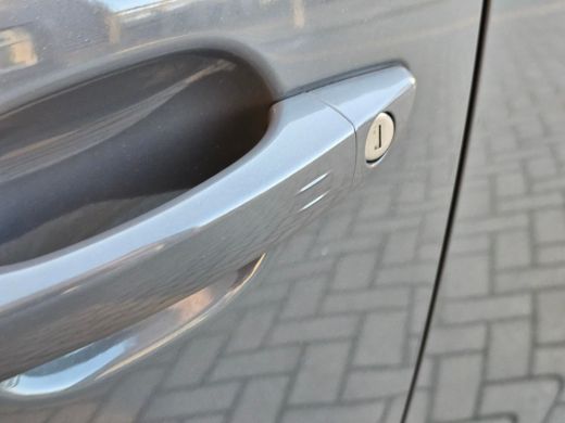 Peugeot 2008 GT 1.2 Hybrid 136 PK Schuif/Kantel Dak | Apple Carplay/Android Auto | Keyless Entry & Start ActivLease financial lease