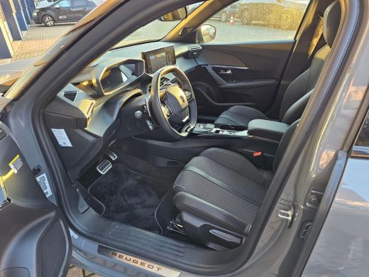 Peugeot 2008 GT 1.2 Hybrid 136 PK Schuif/Kantel Dak | Apple Carplay/Android Auto | Keyless Entry & Start ActivLease financial lease