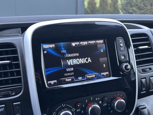 Renault Trafic 2.0 dCi 146 PK / L2H1 / 1e EIG. / AUTOMAAT / SORTIMO INRICHTING / TREKHAAK / AIRCO / CRUISE / BLU... ActivLease financial lease