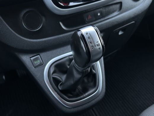 Renault Trafic 2.0 dCi 146 PK / L2H1 / 1e EIG. / AUTOMAAT / SORTIMO INRICHTING / TREKHAAK / AIRCO / CRUISE / BLU... ActivLease financial lease