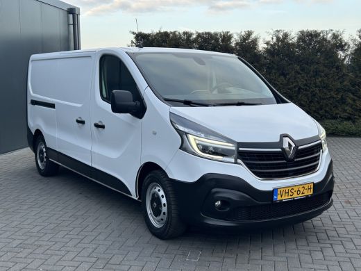 Renault Trafic 2.0 dCi 146 PK / L2H1 / 1e EIG. / AUTOMAAT / SORTIMO INRICHTING / TREKHAAK / AIRCO / CRUISE / BLU... ActivLease financial lease