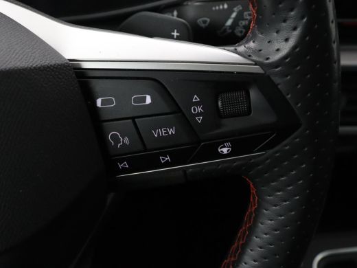 Seat Leon 1.4 e-Hybrid FR Business | Trekhaak | Stoelverwarming | Camera | Adaptive cruise | Full LED | Spo... ActivLease financial lease