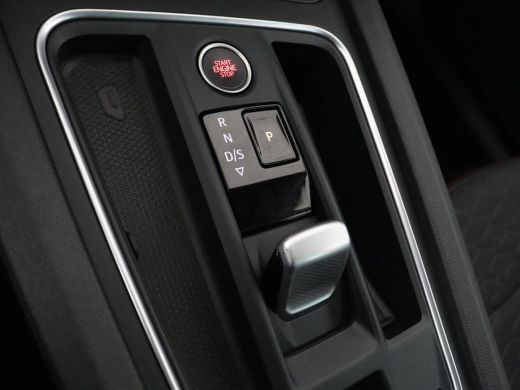 Seat Leon 1.4 e-Hybrid FR Business | Trekhaak | Stoelverwarming | Camera | Adaptive cruise | Full LED | Spo... ActivLease financial lease