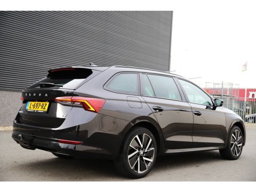 Skoda Octavia Combi 1.4 TSI iV PHEV Accu 92% /Virtual/Cruise/Matrix/Trekhaak/18" ActivLease financial lease