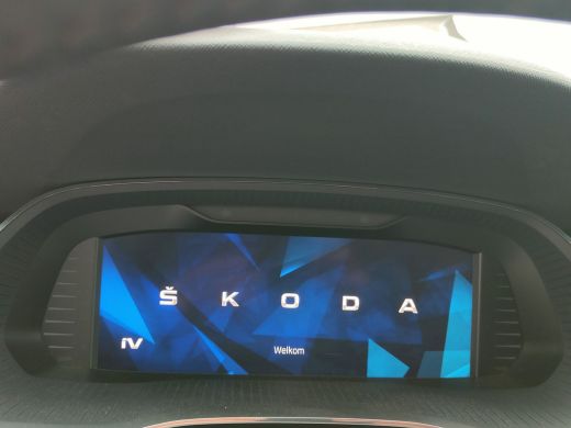 Skoda Octavia Combi 1.4 TSI iV PHEV Accu 92% /Virtual/Cruise/Matrix/Trekhaak/18" ActivLease financial lease