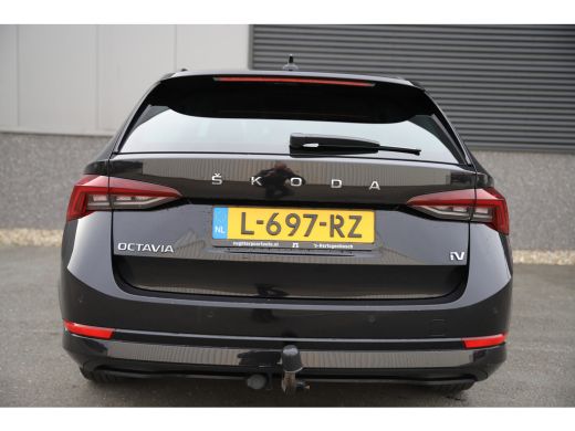 Skoda Octavia Combi 1.4 TSI iV PHEV Accu 92% /Virtual/Cruise/Matrix/Trekhaak/18" ActivLease financial lease