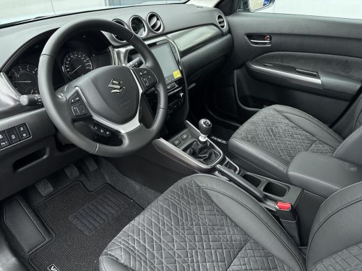 Suzuki Vitara 1.4 Boosterjet Style Smart Hybrid NIEUW UIT VOORRAAD | Elektrisch panoramadak | Climate Control |... ActivLease financial lease