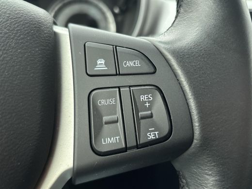 Suzuki Vitara 1.5 Hybrid Style **DODEHOEK DETECTIE/ KEYLESS/ ADAPTIEF CRUISE CONTROL/ 36 MAANDEN GARANTIE** ActivLease financial lease