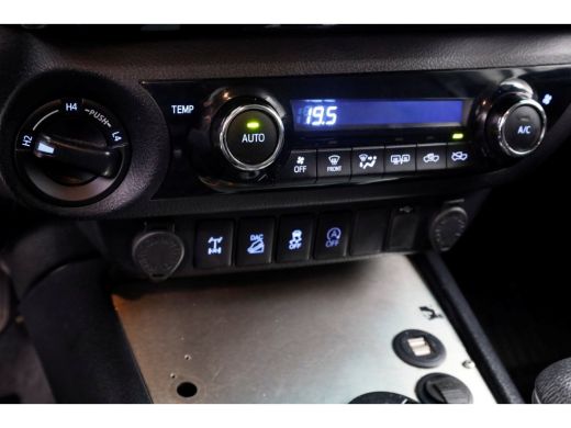 Toyota Hilux 2.4 D-4D-F 150pk E6 4WD 4x4 Automaat Double Cab Airco/Camera 11-2019 ActivLease financial lease