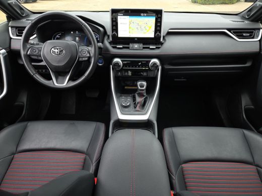 Toyota RAV4 2.5 Plug-in Hybrid AWD Style | Pano - dak | Apple CarPlay | Trekhaak | Rijklaar incl. garantie | ActivLease financial lease