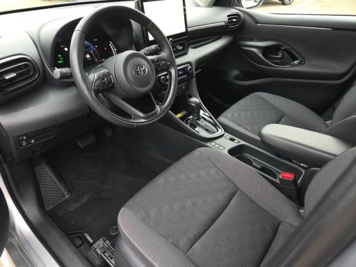 Toyota Yaris 1.5 Hybrid 115 Dynamic Comfort Pack | NL Auto | Apple CarPlay | Blindspot| Rijklaar incl. garantie | ActivLease financial lease
