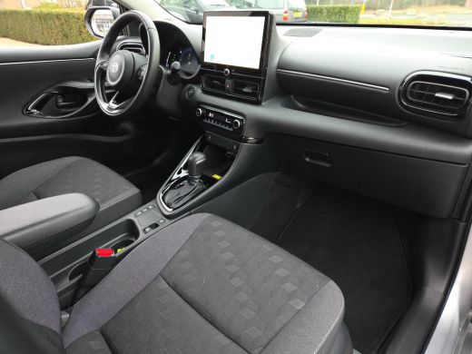 Toyota Yaris 1.5 Hybrid 115 Dynamic Comfort Pack | NL Auto | Apple CarPlay | Blindspot| Rijklaar incl. garantie | ActivLease financial lease