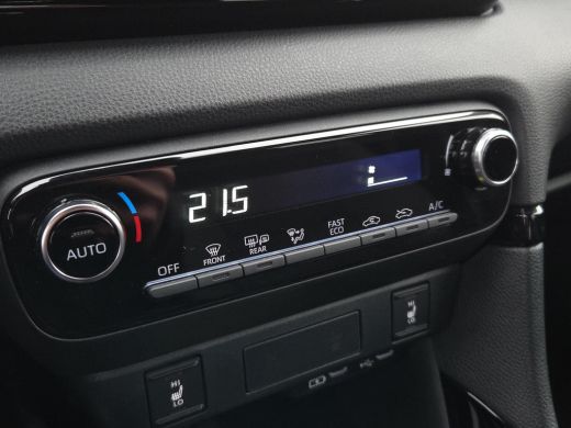 Toyota Yaris 1.5 Hybrid 115 Dynamic Comfort Pack | NL Auto | Apple CarPlay | Blindspot| Rijklaar incl. garantie | ActivLease financial lease