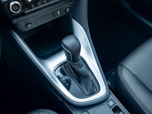 Toyota Yaris 1.5 Hybrid Business Plus | Navi | Keyless | Leder | Stoelverwarming | Prijs Rijklaar!! ActivLease financial lease