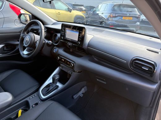 Toyota Yaris 1.5 Hybrid Business Plus | Navi | Keyless | Leder | Stoelverwarming | Prijs Rijklaar!! ActivLease financial lease