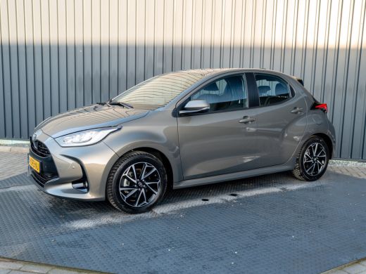 Toyota Yaris 1.5 Hybrid Business Plus | Navi | Keyless | Leder | Stoelverwarming | Prijs Rijklaar!! ActivLease financial lease