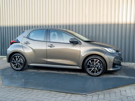Toyota Yaris 1.5 Hybrid Business Plus | Navi | Keyless | Leder | Stoelverwarming | Prijs Rijklaar!! ActivLease financial lease