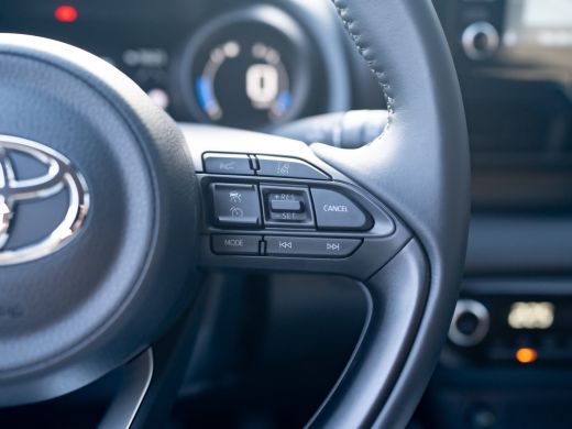 Toyota Yaris 1.5 Hybrid Business Plus | Navi | Keyless | Leder | Stoelverwarming | Prijs Rijklaar!! ActivLease financial lease