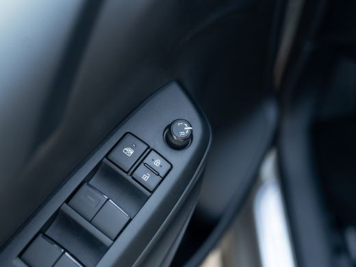 Toyota Yaris 1.5 Hybrid Business Plus | Navi | Keyless | Leder | Stoelverwarming | Prijs Rijklaar!! ActivLease financial lease