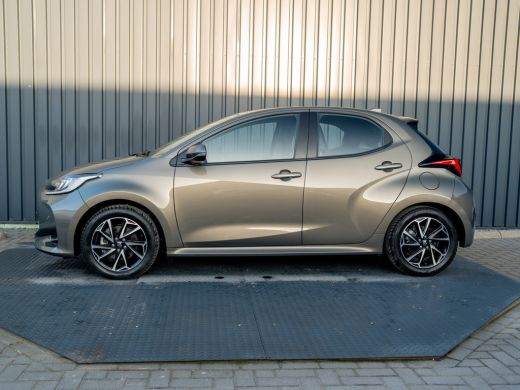 Toyota Yaris 1.5 Hybrid Business Plus | Navi | Keyless | Leder | Stoelverwarming | Prijs Rijklaar!! ActivLease financial lease