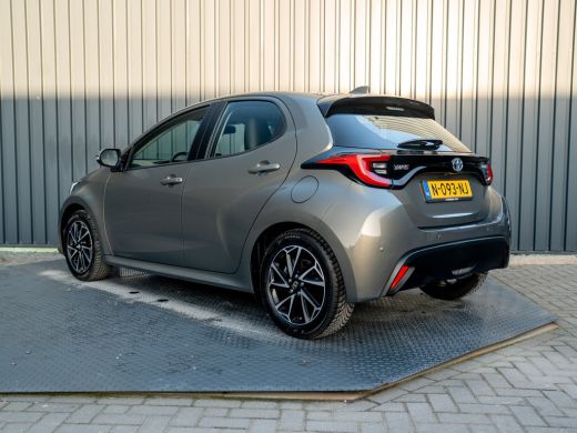 Toyota Yaris 1.5 Hybrid Business Plus | Navi | Keyless | Leder | Stoelverwarming | Prijs Rijklaar!! ActivLease financial lease