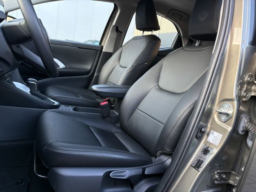 Toyota Yaris 1.5 Hybrid Business Plus | Navi | Keyless | Leder | Stoelverwarming | Prijs Rijklaar!! ActivLease financial lease