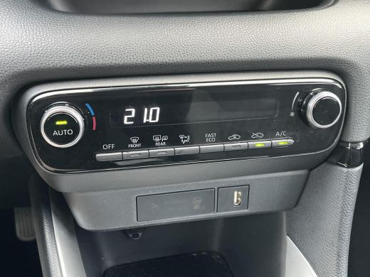 Toyota Yaris 1.5 Hybrid Dynamic | Navigatie | Licht metalen velgen | LED koplampen | Keyless entry | ActivLease financial lease