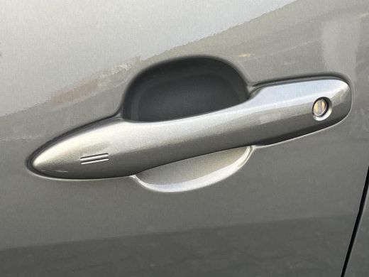 Toyota Yaris 1.5 Hybrid Dynamic | Navigatie | Licht metalen velgen | LED koplampen | Keyless entry | ActivLease financial lease