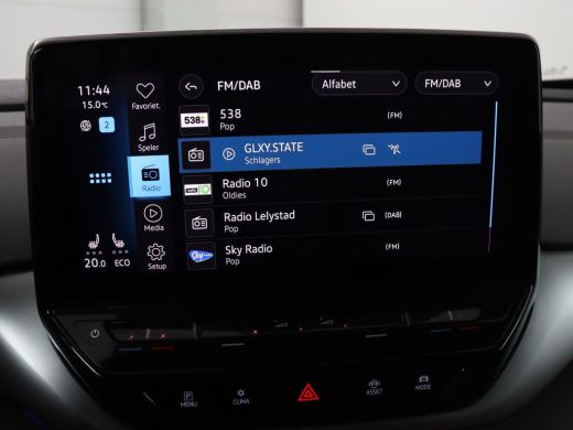 Volkswagen ID.4 First 77 kWh | Trekhaak | Stoel & stuurverwarming | Adaptive cruise | Camera | Carplay | Half led... ActivLease financial lease