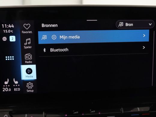 Volkswagen ID.4 First 77 kWh | Trekhaak | Stoel & stuurverwarming | Adaptive cruise | Camera | Carplay | Half led... ActivLease financial lease