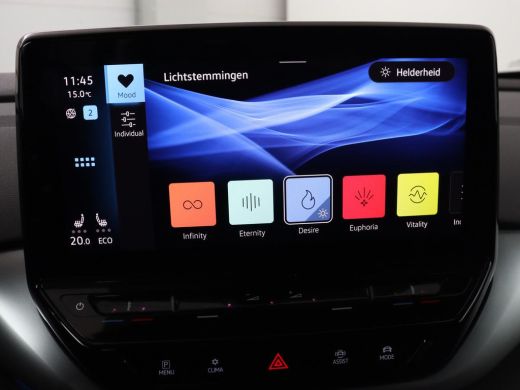 Volkswagen ID.4 First 77 kWh | Trekhaak | Stoel & stuurverwarming | Adaptive cruise | Camera | Carplay | Half led... ActivLease financial lease