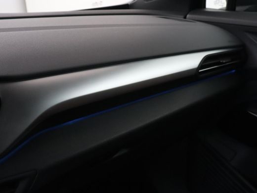 Volkswagen ID.4 First 77 kWh | Trekhaak | Stoel & stuurverwarming | Adaptive cruise | Camera | Carplay | Half led... ActivLease financial lease