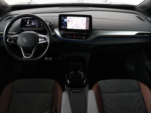 Volkswagen ID.4 First 77 kWh | Trekhaak | Stoel & stuurverwarming | Adaptive cruise | Camera | Carplay | Half led... ActivLease financial lease