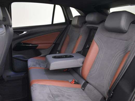 Volkswagen ID.4 Max 77 kWh 204pk | Trekhaak | Camera l SOH 92% l Led koplampen | Navigatie |  Stuur+stoelverwarmi... ActivLease financial lease