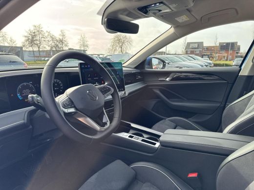 Volkswagen Passat Variant 2.0 TDI 110kW DSG7 Elegance | 150 pk | Trekhaak | DIESEL | Automaat |Massage Stoelen  | L... ActivLease financial lease