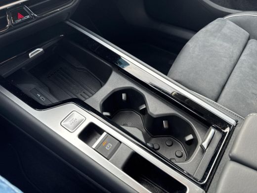 Volkswagen Passat Variant 2.0 TDI 110kW DSG7 Elegance | 150 pk | Trekhaak | DIESEL | Automaat |Massage Stoelen  | L... ActivLease financial lease